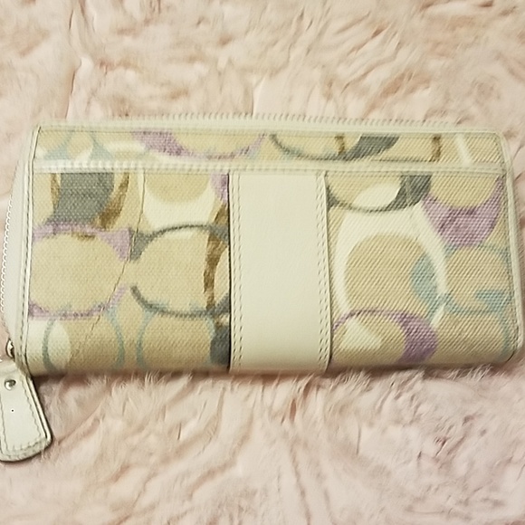 Coach Wallet - Picture 3 of 8
